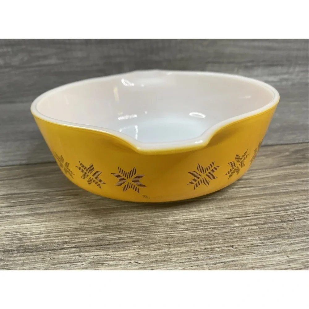 Pyrex Casserole Dish Unisex 1 Pint Yellow Excellent Town and Country 471 Oval